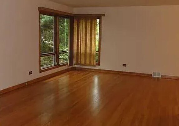 Building Photo - 613 St Charles Rd