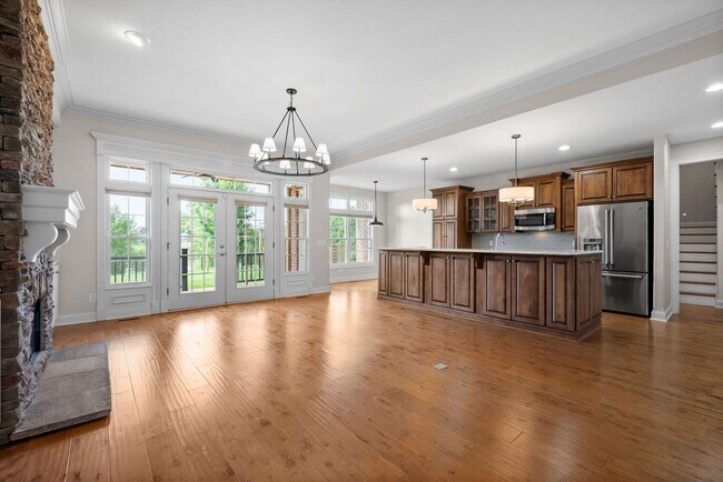 Building Photo - Pet Friendly Four Bedroom off Exit 8!