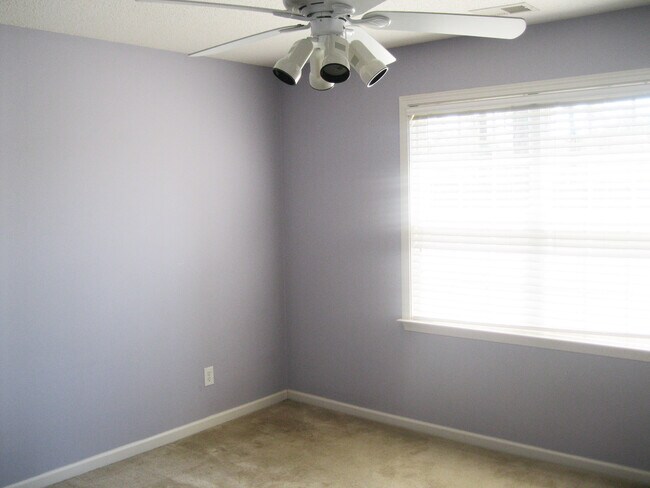 Building Photo - 1005 Dayton Ct