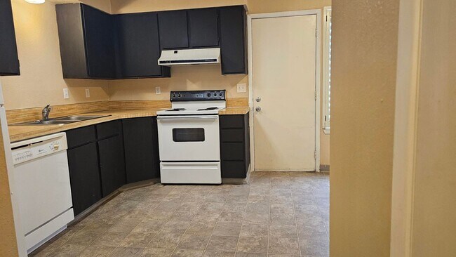 Building Photo - Glendale Duplex