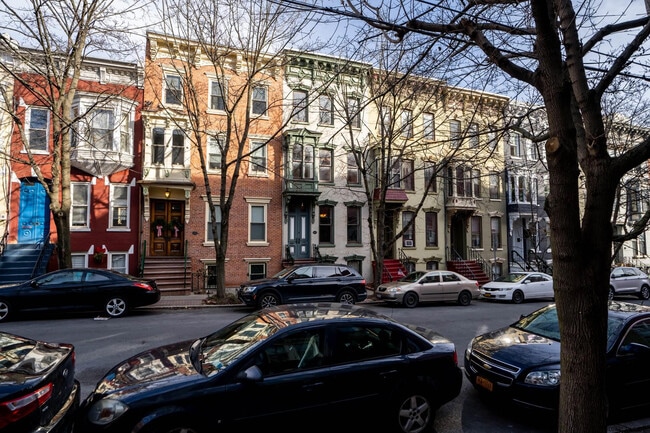 Building Photo - 279.5 Hudson Ave