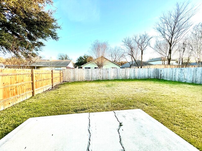 Building Photo - 9503 Dalewood Dr