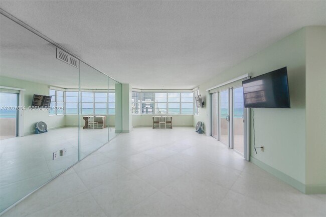 Building Photo - 1950 S Ocean Dr