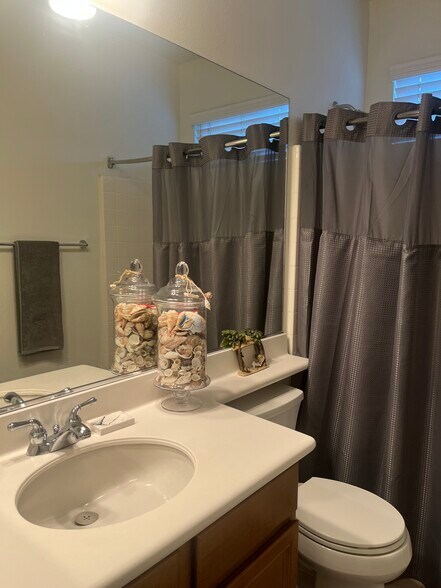 Building Photo - 8418 Lourenco Ln