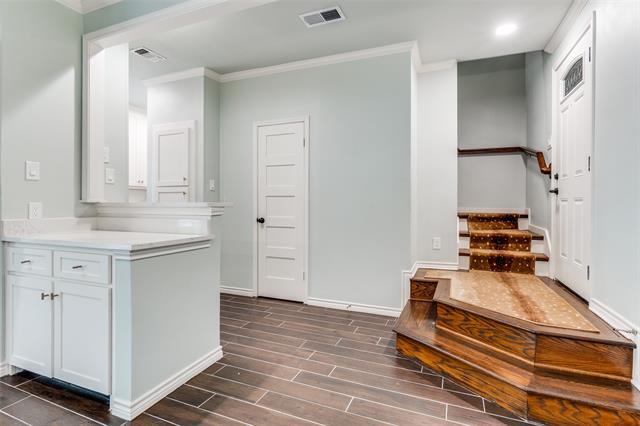 Building Photo - 3401 Binkley Ave