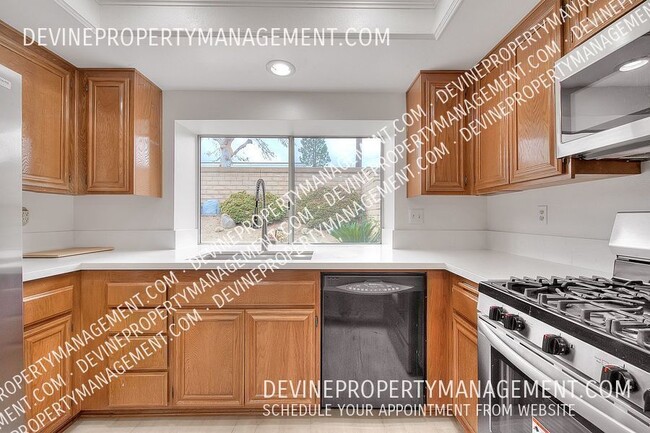 Building Photo - 902 California Privado
