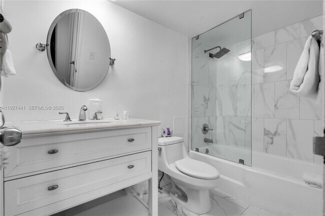 Building Photo - 5101 Collins Ave