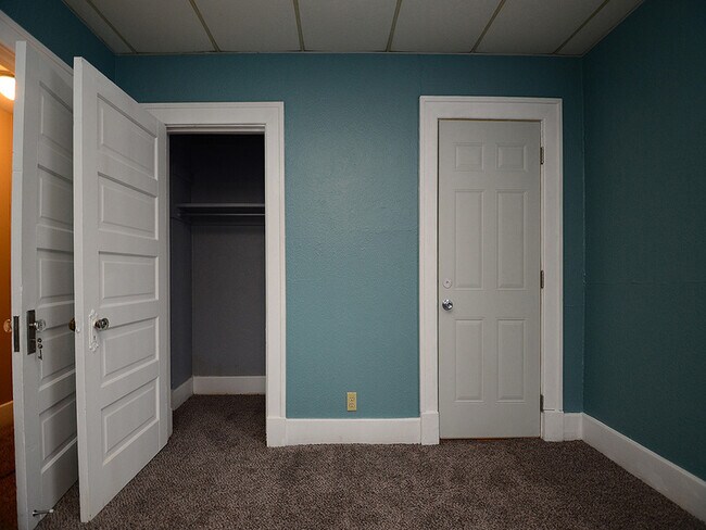 Building Photo - 26 S 6th St