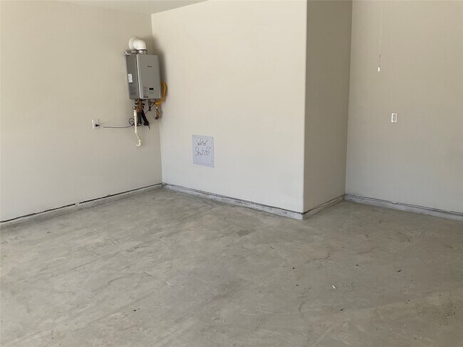 Building Photo - 6021 Tudor Pl