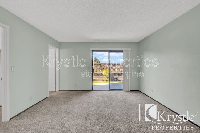 Building Photo - 2261 Clearview Cir