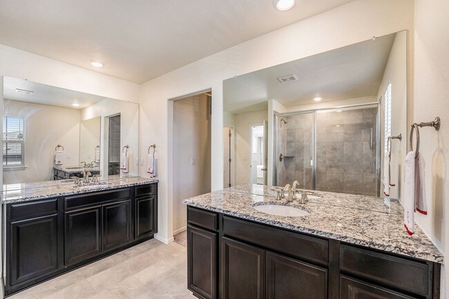 Building Photo - Beautiful Home in Sterling Ranch