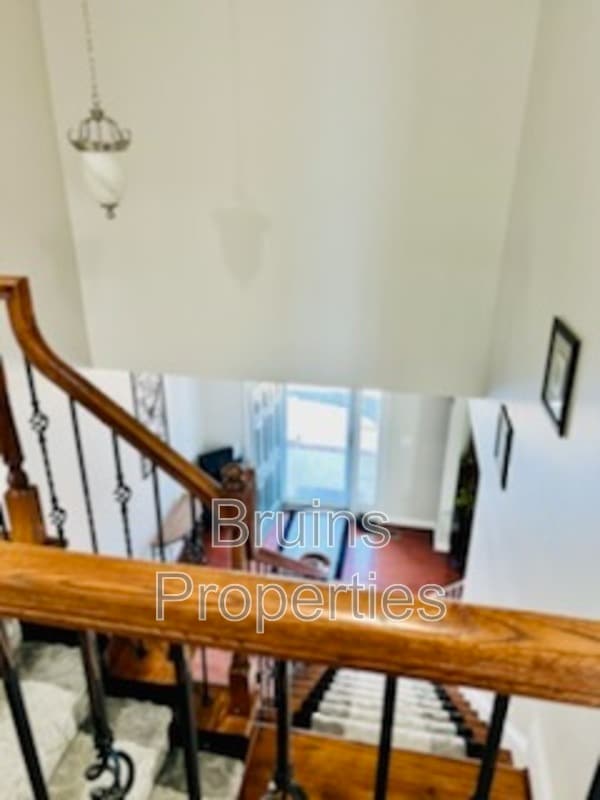 Building Photo - 2324 Alderbrook Dr