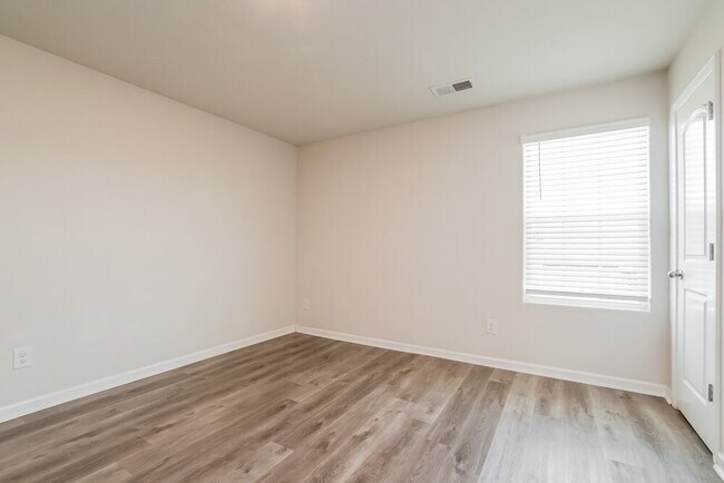 Building Photo - 324 Rustling Way