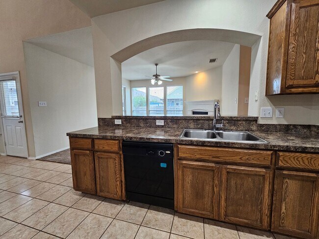 Building Photo - Available now ready for immediate move in