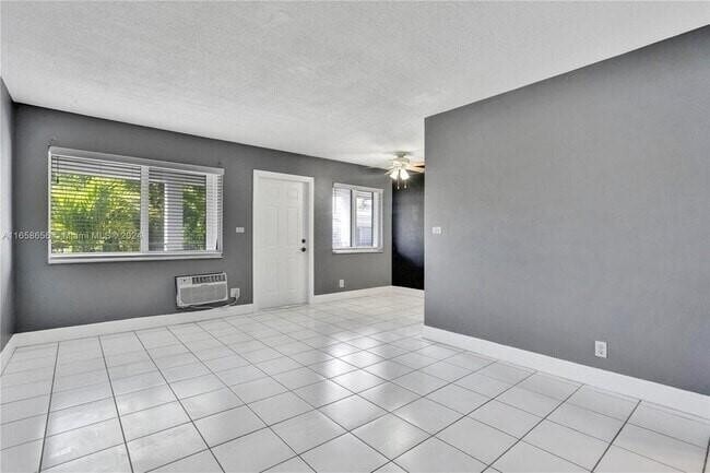 Building Photo - 1816 E Oakland Park Blvd