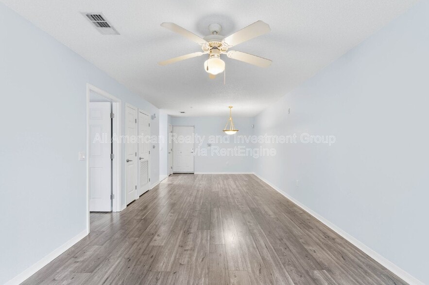 Building Photo - 4276 Calinda Ln