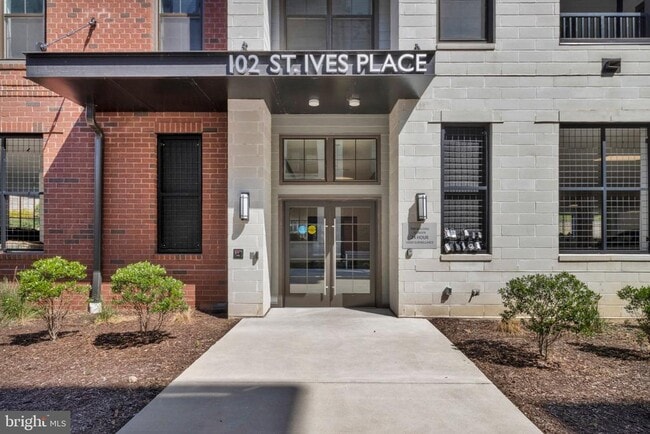 Building Photo - 102 St Ives Pl