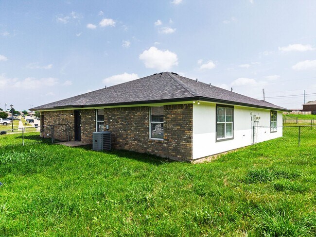 Building Photo - 3605 Westwood Dr