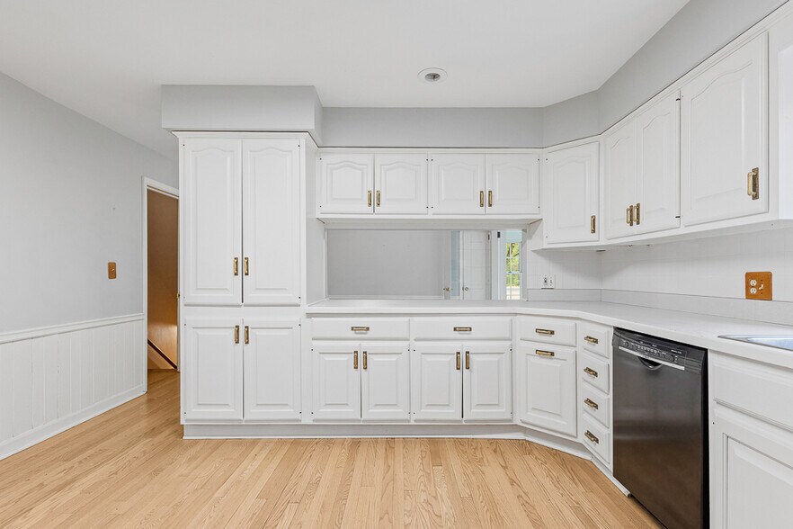 Building Photo - 38 W Case Dr