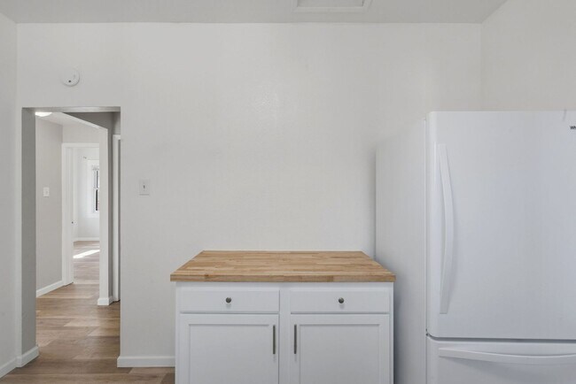 Building Photo - 420 E Speedway Blvd