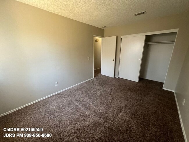 Building Photo - Riverside 4 Bedroom Home