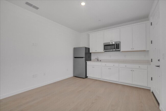 Building Photo - 12658 Rosefinch Wy