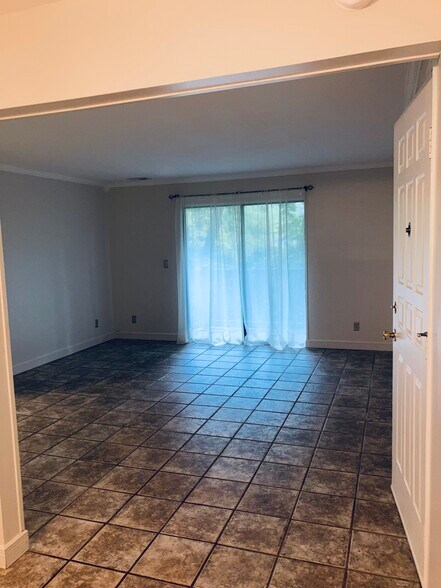 Building Photo - 1104 Mariedale Ct