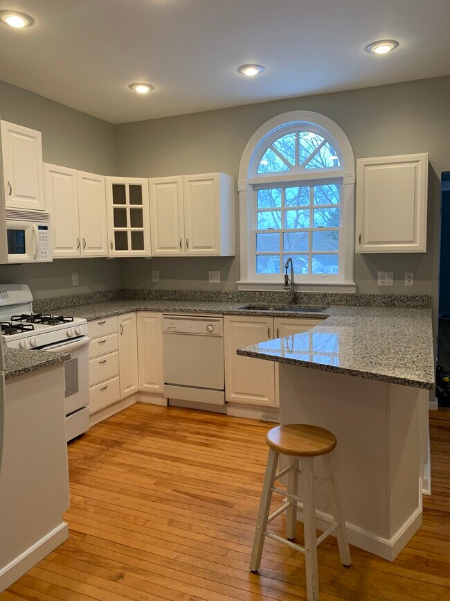 Kitchen - 125 Oxford Rd