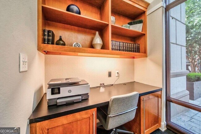 Building Photo - 3445 N Stratford Rd NE