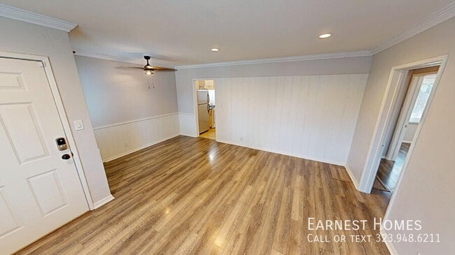 Building Photo - 5917 White Oak Ave