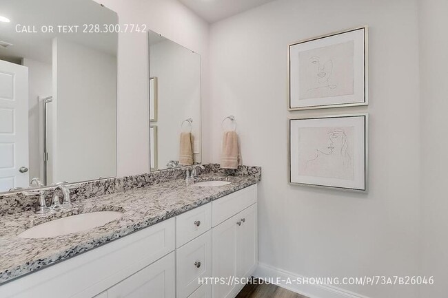 Building Photo - 12281 Sinclair Dr