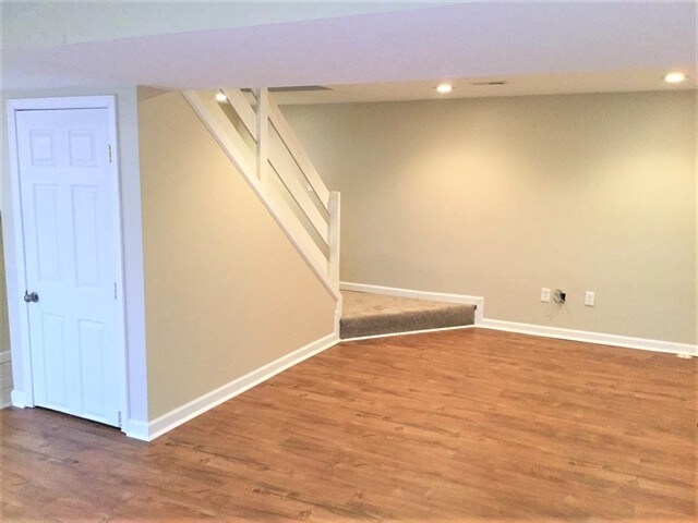 Building Photo - 94 Fleming Dr