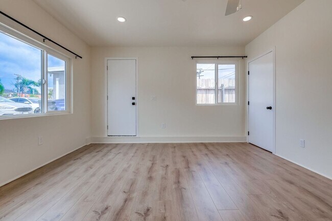 Building Photo - Valley Village