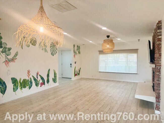Building Photo - Stylish 3-Bedroom Home with Fenced Yard, Spa & Modern Upgrades – Prime Yucca Valley Location
