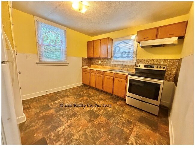 Building Photo - 3341 N Main St