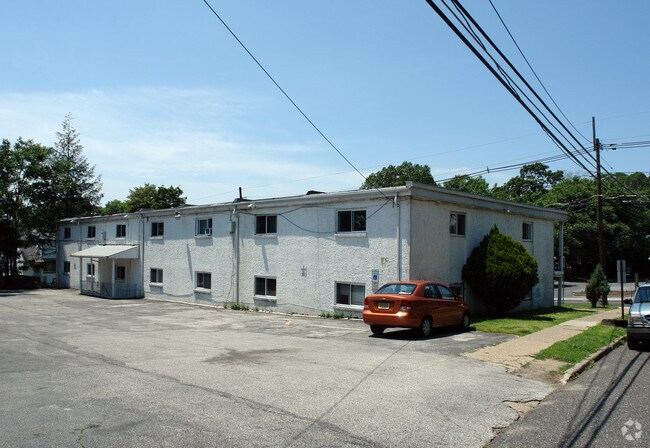 Building Photo - Castle Mead Apartments