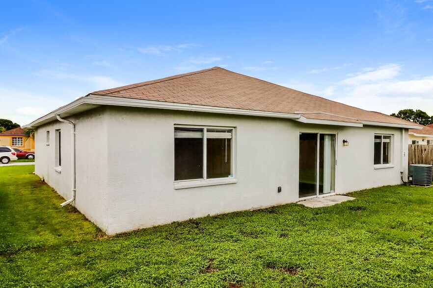 Building Photo - 1212 Flexford St