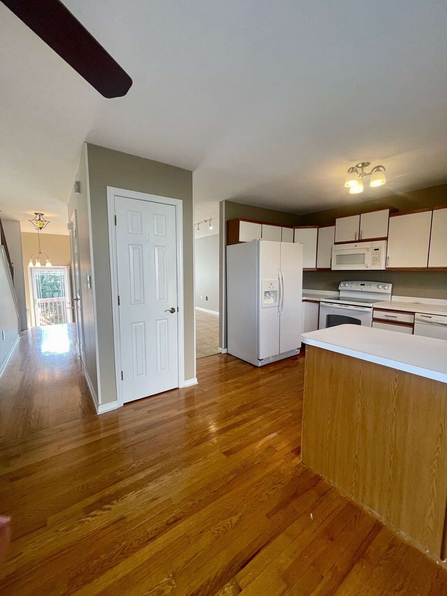 Building Photo - 23 Briarwood Way