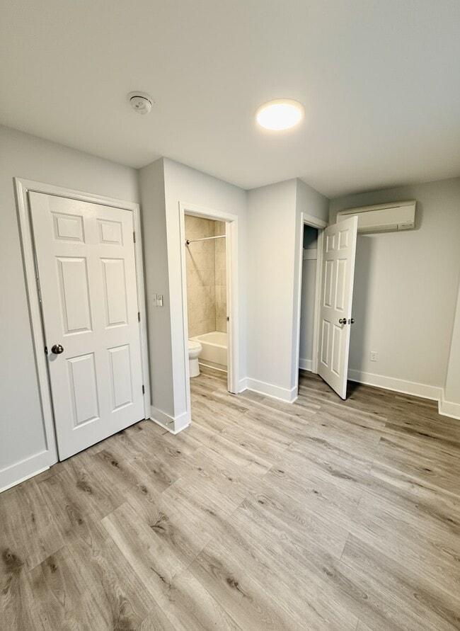 Building Photo - 665 E Wensley St