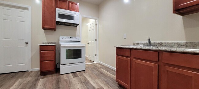 Building Photo - 4835 N 15th St