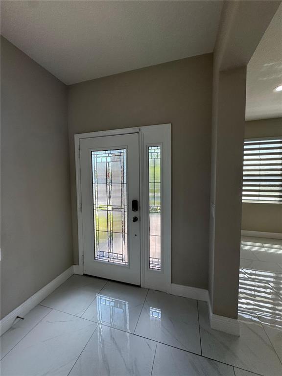 Building Photo - 5300 Pavia Dr