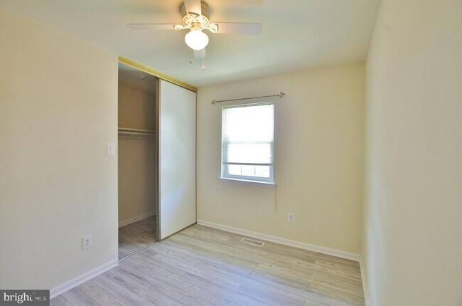 Building Photo - 8612 Walutes Cir