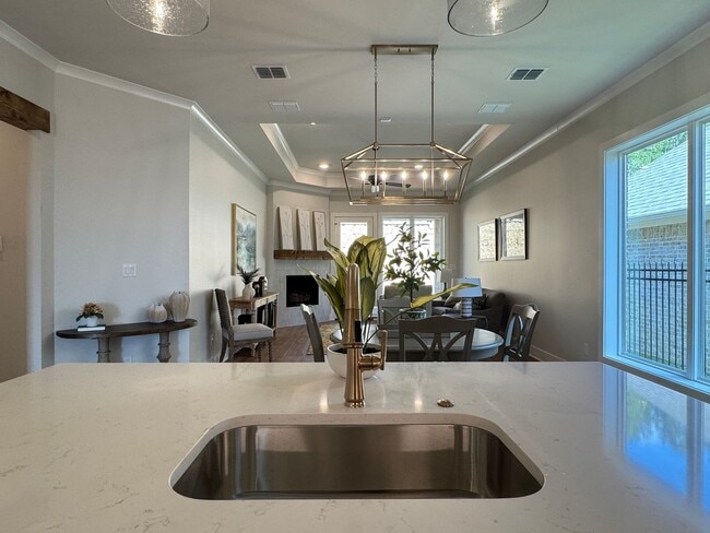 Building Photo - 9248 Villas Ct