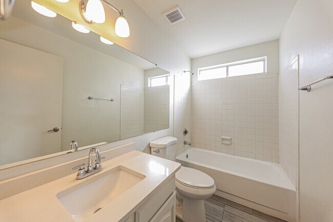 Building Photo - 8014 W Aster Dr