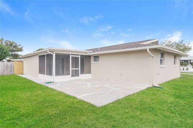 Building Photo - 5720 Chipper Dr