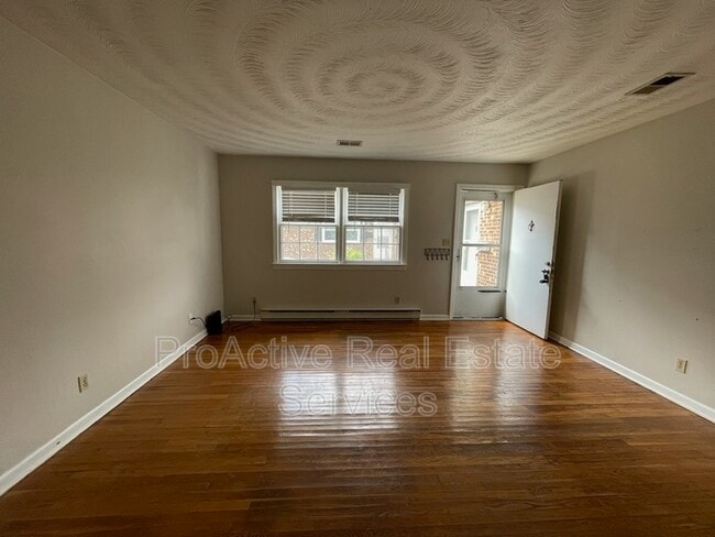 Building Photo - 9243 Atwood Ave