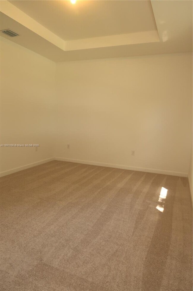 Building Photo - 1509 SE 27th Rd