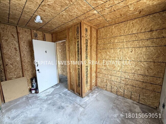Building Photo - 3708 McCall St E