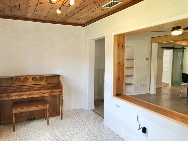 Building Photo - 1214 Warwick Pl
