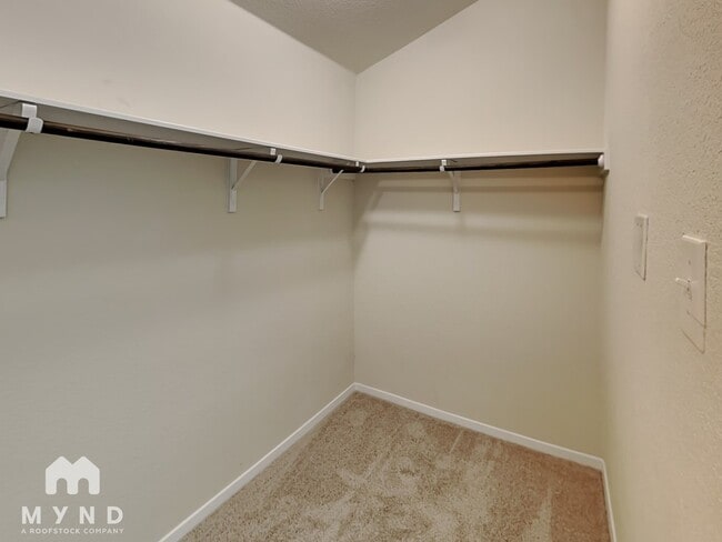 Building Photo - 20216 Boggy Ford Rd